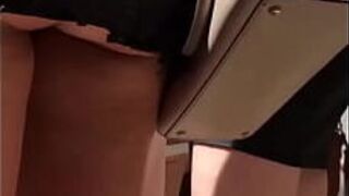 Откровенные подросток под юбкой - порно видео