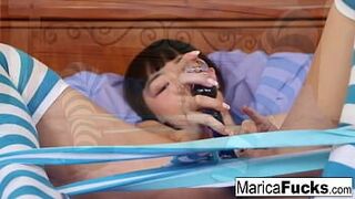 Японская суперзвезда супер трахает себя стеклянной игрушкой - порно видео