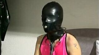 Распутная рабыня показывает свои навыки - порно видео