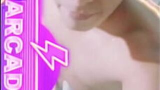 Тебе следует сосредоточиться на мне - порно видео