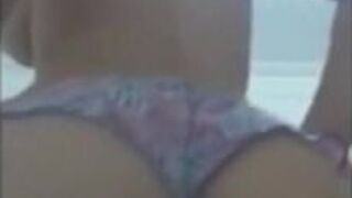 Горячая молодая женщина поверила своему парню куколду и заболела - порно видео