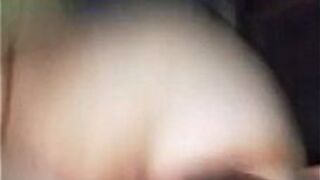 Толстушка принимает огромный дилдо - порно видео