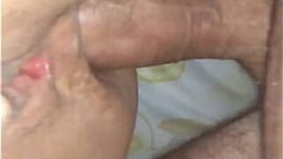 Поедает задницу моей жены. - порно видео