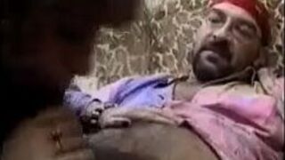 Роберто Мэлоун - гребаный пират - порно видео