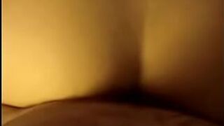 Селин дает из задницы - порно видео