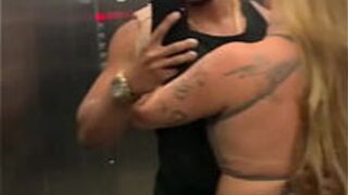 Слил в сеть! Замужняя блондинка теряет телефон, а в сети появляются интимные видео - порно видео