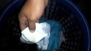 Нюхаю трусики моей тети-медсестры - порно видео